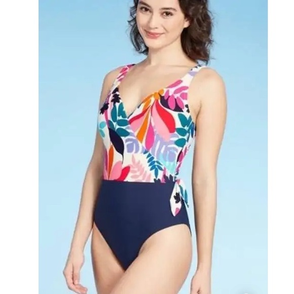 (B52) Sea Angel Floral One Piece bathing suit, Size Medium, NWT - Picture 2 of 15